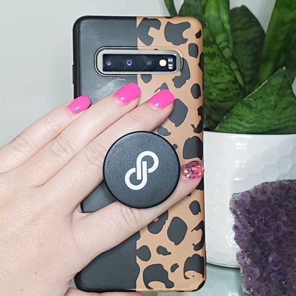 New in Package Poshmark Branded Pop Socket Cell Phone Accessory - Picture 1 of 5